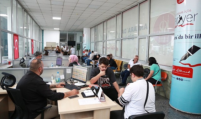 Keçiören Belediyesinin iş bulma merkezi Kariyer Ofisi, güneş enerjisi panelleri