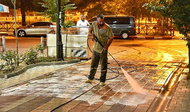 Kemalpaşa Belediyesi Temizlik İşleri Müdürlüğü ekipleri, ilçe genelinde sürdürdüğü temizlik