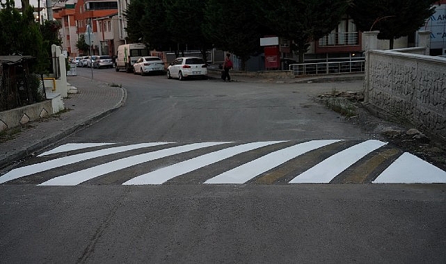 Kocaeli Büyükşehir Belediyesi, yaya ve sürücü güvenliği için çalışmalarını sürdürüyor
