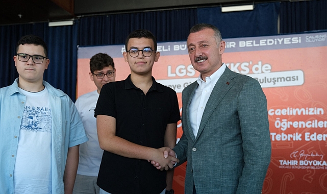 BaşkanBüyükakın, YKS’de ilk 1000'e giren ve LGS’de yüzde 1'lik dilimde