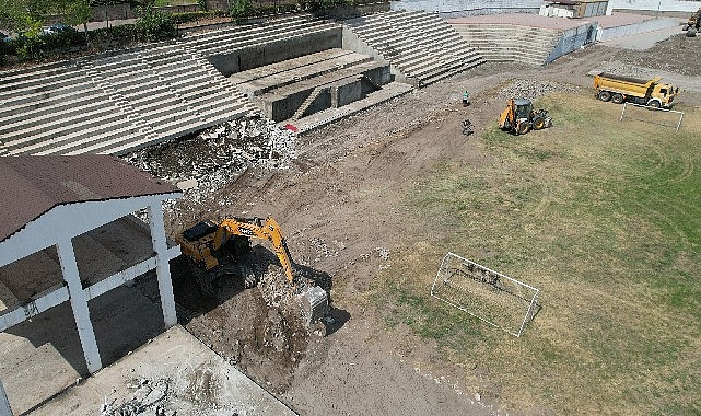 Antalya Büyükşehir Belediye Başkanı Muhittin Böcek’in Kumluca’ya stadyum kazandırılması amacıyla