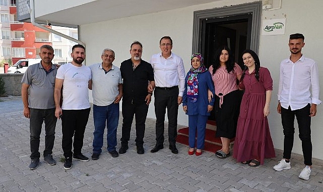 Her fırsatta toplumun farklı kesimleriyle bir araya gelen ve istişarelerde
