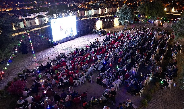 Nevşehir Belediyesi tarafından Nevşehir Kalesi içerisinde düzenlenen Açık Hava Sinema