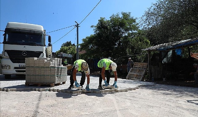 İnegöl Belediyesi, Olukman Kırsal Mahallesinde 3 ayrı alanda çalışma başlattı.