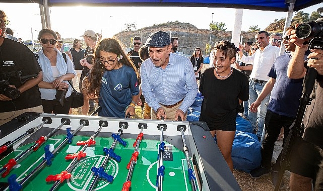 İzmir Büyükşehir Belediyesi, Cumhuriyet’in 100. yılında gençlere Özdere'de kurduğu Gençlik