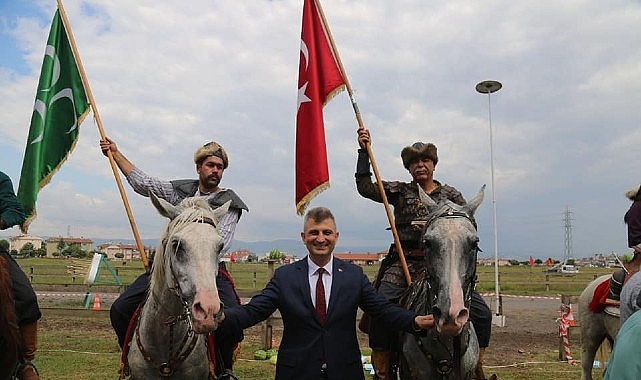 Türkiye'nin dört bir yanından rahvan at yarışçılarının katılacağı, Gölcük Belediyesi