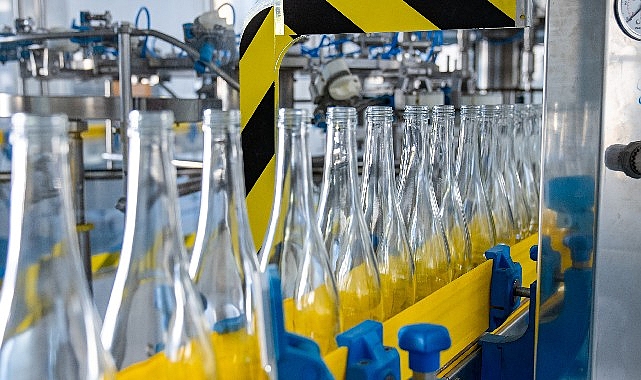 İzmir Büyükşehir Belediyesi şirketlerinden İzDoğa’nın kurduğu Şaşal Su Fabrikası’nın açılışı