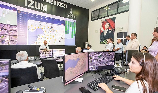 İzmir Büyükşehir Belediyesi, taksimetre ayarını online sisteme taşıyarak Türkiye’de bir