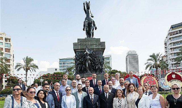 CHP İzmir İl Örgütü'nün 30 Ağustos töreninde konuşan Başkan Soyer,