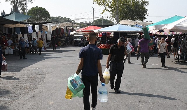Torbalı'da Perşembe günleri, ilçenin kalbi Tepeköy Mahallesi'ne onlarca yıldır kurulan