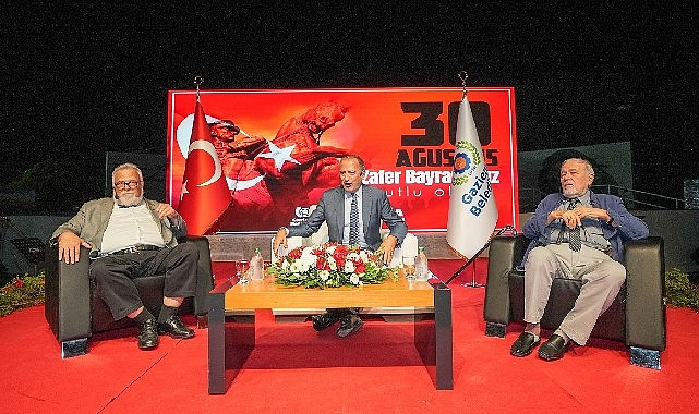 Gaziemir Belediyesi’nin düzenlediği Büyük Zafer Söyleşi’nde konuşan Prof. Dr. Celal Şengör, “Atatürk