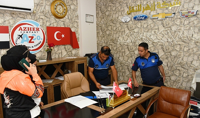 Yenişehir Belediyesi Zabıta Müdürlüğü ekipleri kent genelinde tabela denetimlerini sürdürüyor.