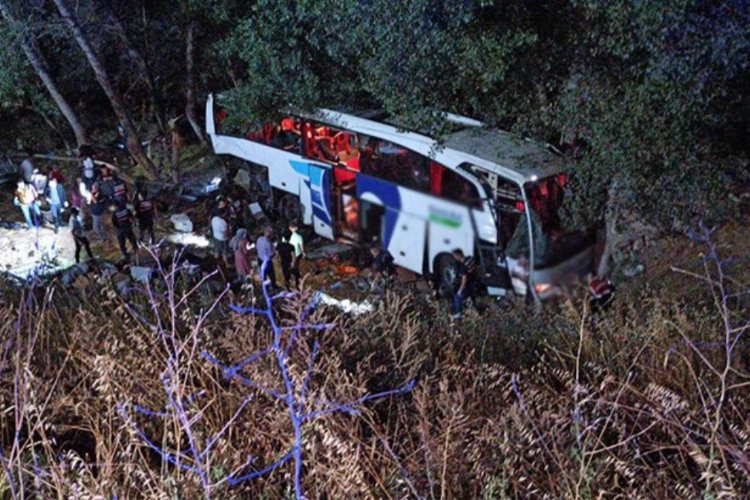 Yozgat'ın Sorgun ilçesinde yolcu otobüsünün şarampole düşmesi sonucu 12 kişi
