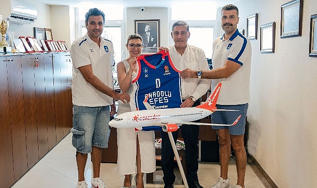 "İlklerin Havayolu" Corendon Airlines, kazandığı kupalarla Türk basketbolunun lokomotifi olan