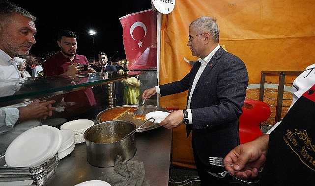 Üsküdar Belediyesi tarafından düzenlenen ‘Yöresel Lezzetler Festivali’ Harem Meydanında başladı.