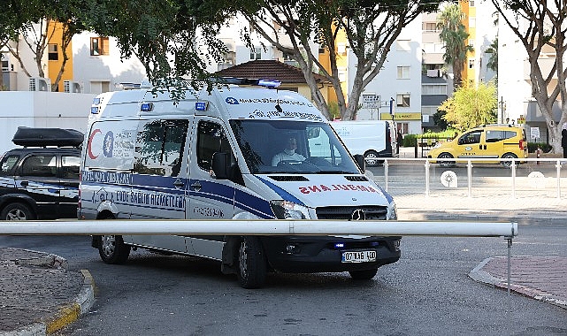 Antalya Büyükşehir Belediyesi Evde Sağlık Hizmetleri Birimi, hizmetlerini sürdürüyor.
