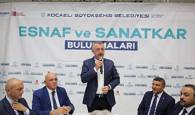 Kocaeli Büyükşehir Belediye Başkanı Tahir Büyükakın, esnaf ve sanatkârlarla bir