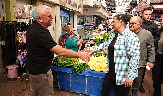 Aydın Büyükşehir Belediye Başkan Özlem Çerçioğlu, Aydın’ın Nazilli ilçesinde pazar