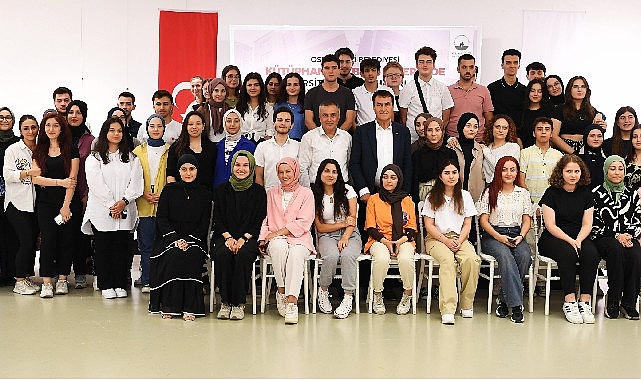 Osmangazi Belediye Başkanı Mustafa Dündar, belediyenin bilgi evleri ve kütüphanelerinde