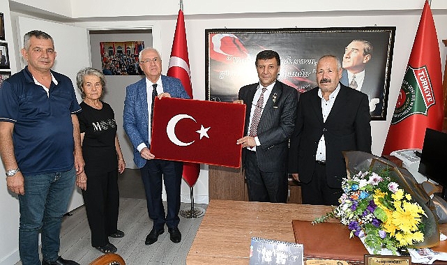 Karabağlar Belediye Başkanı Muhittin Selvitopu, 19 Eylül Gaziler Günü nedeniyle