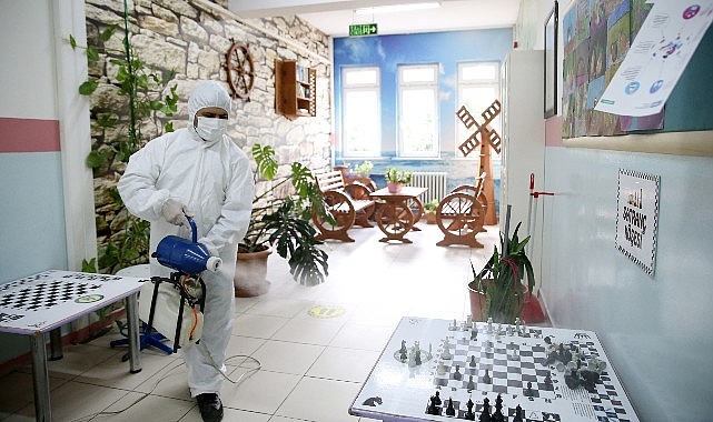 Bayrampaşa Belediyesi, okulların açılmasına sayılı günler kala öğrenci ve öğretmenlere
