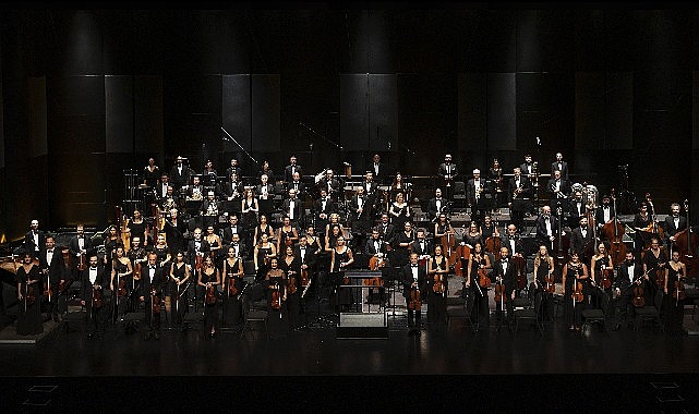 Hazırladığı zengin konser programlarıyla Borusan İstanbul Filarmoni Orkestrası (BİFO) ve