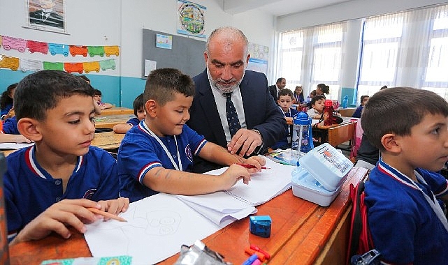 Canik Belediyesi, ilçedeki tüm okulları yeni eğitim öğretim yılına hazırlıyor. 