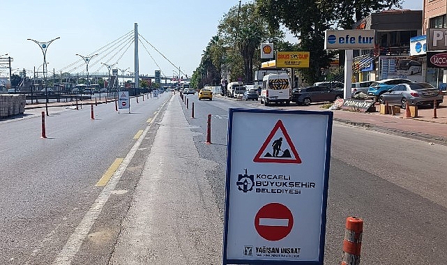Büyükşehir Belediyesi tarafından İzmit D-100 Kuzey yan yolda orta refüj