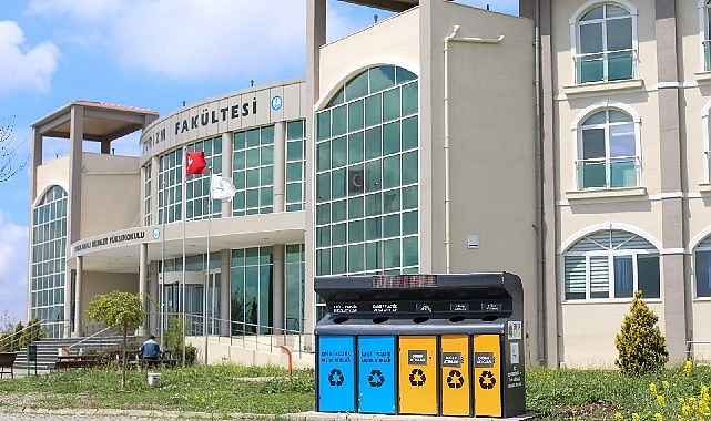 Dokuz Eylül Üniversitesi (DEÜ) Rektörü Prof. Dr. Nükhet Hotar, Cumhurbaşkanı
