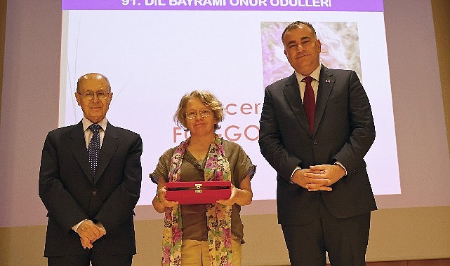 Alper Taşdelen: Türkçeye sahip çıkmak Cumhuriyet’e sahip çıkmakla eş değer. 