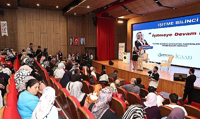 Bağcılar Belediyesi tarafından düzenlenen ve Zahide Yetiş’in sunuculuğunu yaptığı “İşitmeye