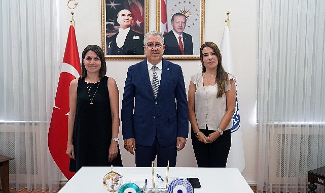 Ege Üniversitesi Emel Akın Meslek Yüksekokulu öğretim üyesi Doç. Dr.