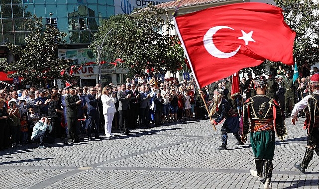 Edremit’in düşman işgalinden kurtuluşunun 101. yıldönümü törenlerle kutlandı