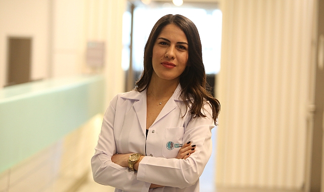 Fiziksel bir soruna sahip bireylerin özgüveninin olumsuz etkilenebileceğini belirten uzmanlar