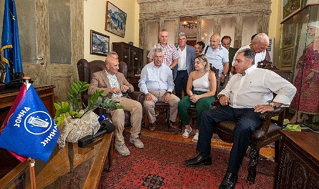 İzmir Büyükşehir Belediyesi’nin düzenlediği İzmir-Midilli seferleri sezonu Başkan Tunç Soyer’in