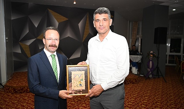 Kartepe Belediye Başkanı Av.M.Mustafa Kocaman ve ilçe protokolü, görev yeri