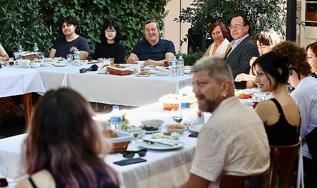Konak Belediye Başkanı Abdül Batur, Konak Belediyesi’nin güzel sanatlar fakülteleri
