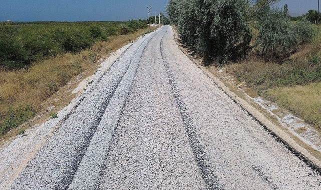 Sorumluluk alanında bulunan ilçelerde ve mahallelerde yol altyapısını güçlendirmek için
