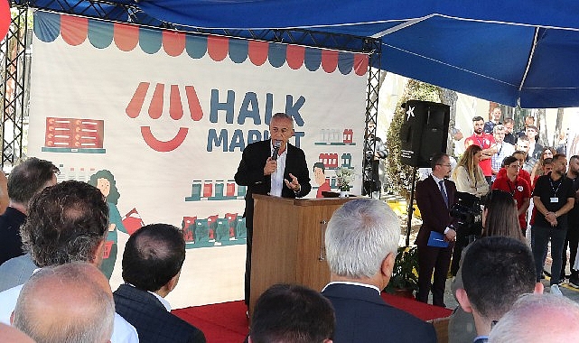 Küçükçekmece Belediyesi, ihtiyaç sahiplerinin temel gıda ve hijyen ihtiyaçlarını karşılamak