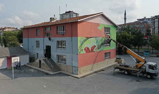 Küçükçekmece Belediyesi, eğitime desteğini sürdürerek, kentteki okulları yeni eğitim öğretim