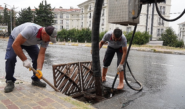 Beylikdüzü Belediyesi meteoroloji tarafından verilen kuvvetli yağış uyarısının ardından harekete