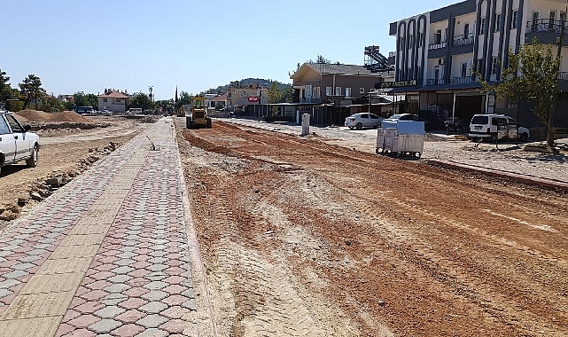 Kemer Belediyesi Fen İşleri Müdürlüğü ekipleri, Kuzdere Mahallesi Çaybaşı Caddesi’nde