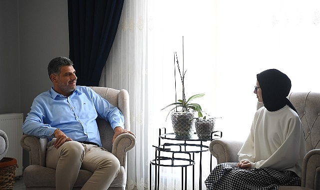 Kartepe Belediye Başkanı Av.M.Mustafa Kocaman, LGS Türkiye birincisi Kartepeli Ecrin