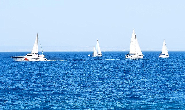 Kemer Belediyesi'nin destekleriyle Kemer Belediyesi Yat Yelken Spor Kulübü tarafından