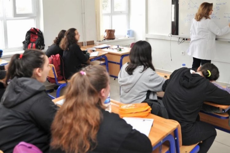 Milli Eğitim Bakanı Yusuf Tekin, öğrenci ve velilerin merakla beklediği
