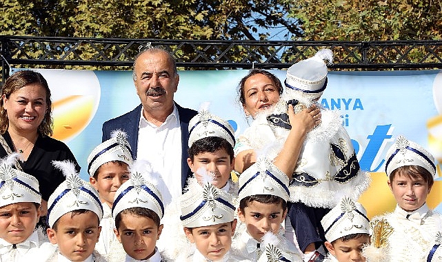 Mudanya Belediyesi tarafından düzenlenen “Sünnet Şenliği” yoğun katılımla Güzelyalı Atatürk