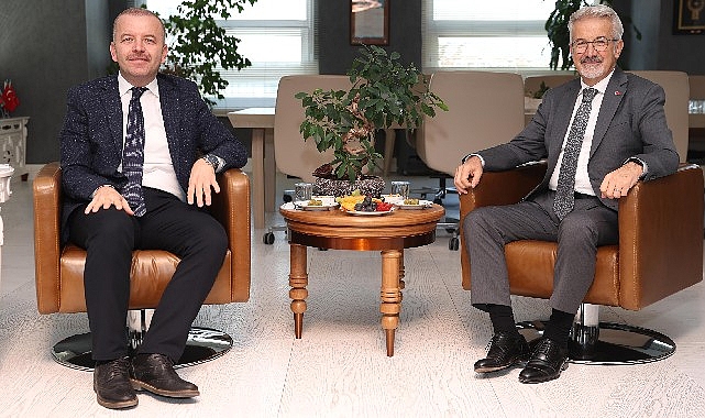 Nilüfer Belediye Başkanı Turgay Erdem’i ziyaret eden Nilüfer Kaymakamı Murat