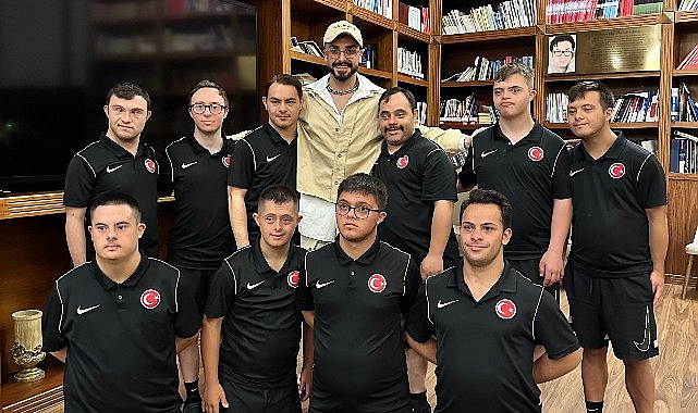 Türkiye'nin sevilen rapçilerinden SEFO, sadece müziğiyle değil, aynı zamanda spor