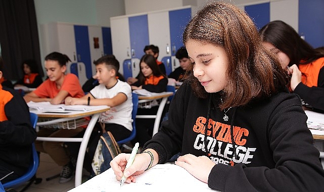 Sevinç Koleji 2023-2024 açılış töreni, öğretmen ve yönetici kadrosunu buluşturarak