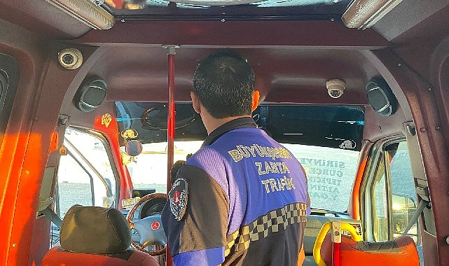 İzmir Büyükşehir Belediyesi, Buca’da trafikte seyir halindeyken başka bir sürücüyle